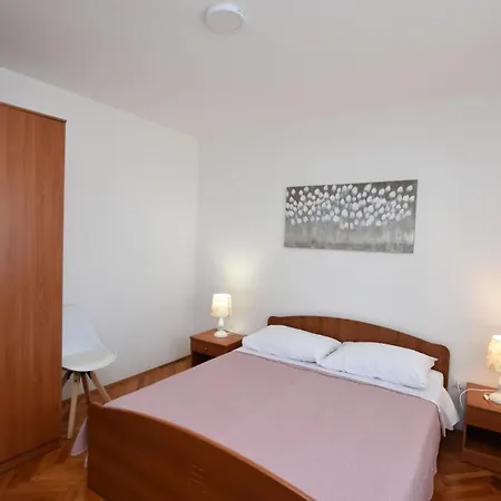 Guzela Apartment *