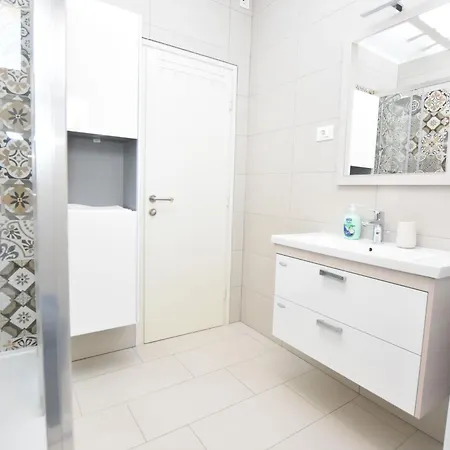 Guzela Apartment *