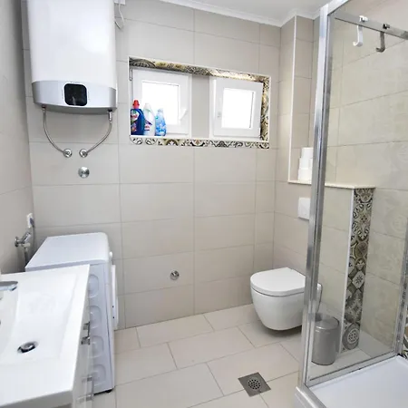 Guzela * プリモシュテン