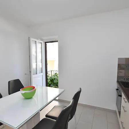 Guzela Apartment *
